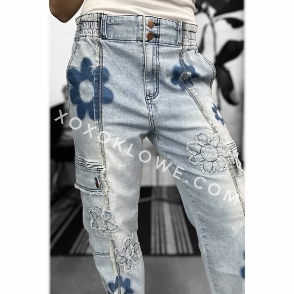 Oli & Hali Daisy Patched Frayed Edge Stretch Cargo Jeans Relaxed Fit - Picture 8 of 16